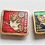 Olympic games Moscow 1980 badge pin Soviet Union Russia