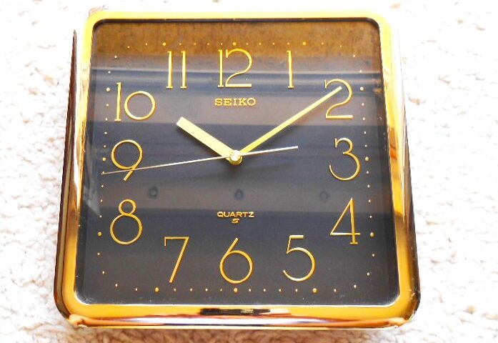 Seiko QXA029 quartz wall clock