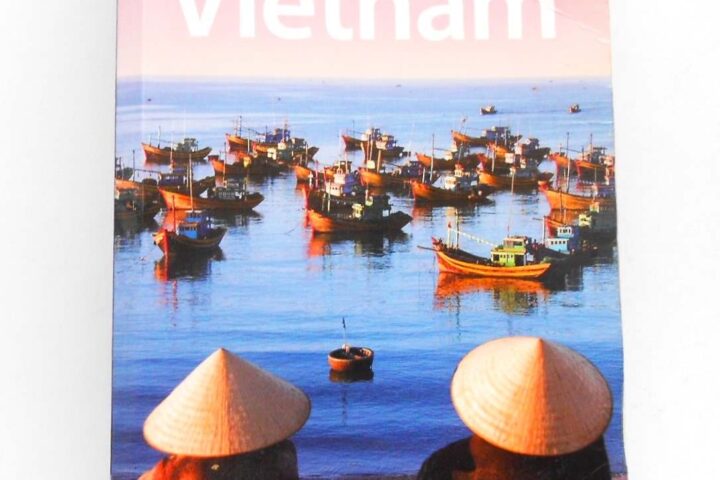 Vietnam Lonely Planet guide book