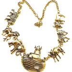 Noe's ark necklace