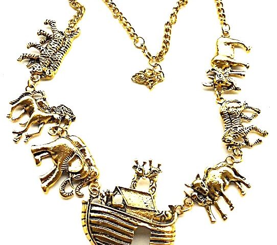 Noe's ark necklace