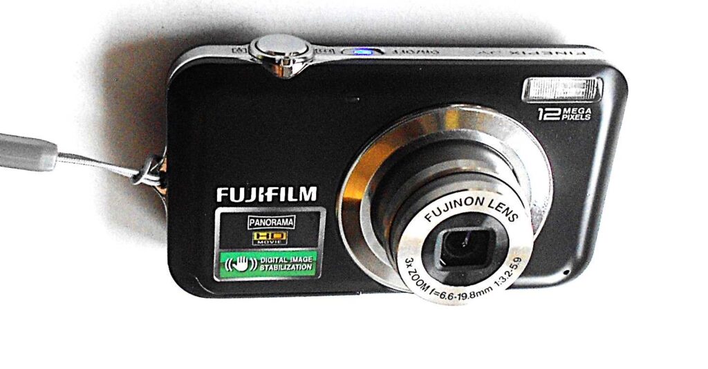 Fujifilm Finepix JV100 camera