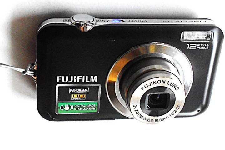 Fujifilm Finepix JV100 camera