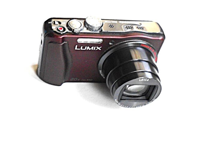 Panasonic Lumix DMC T230 compact camera