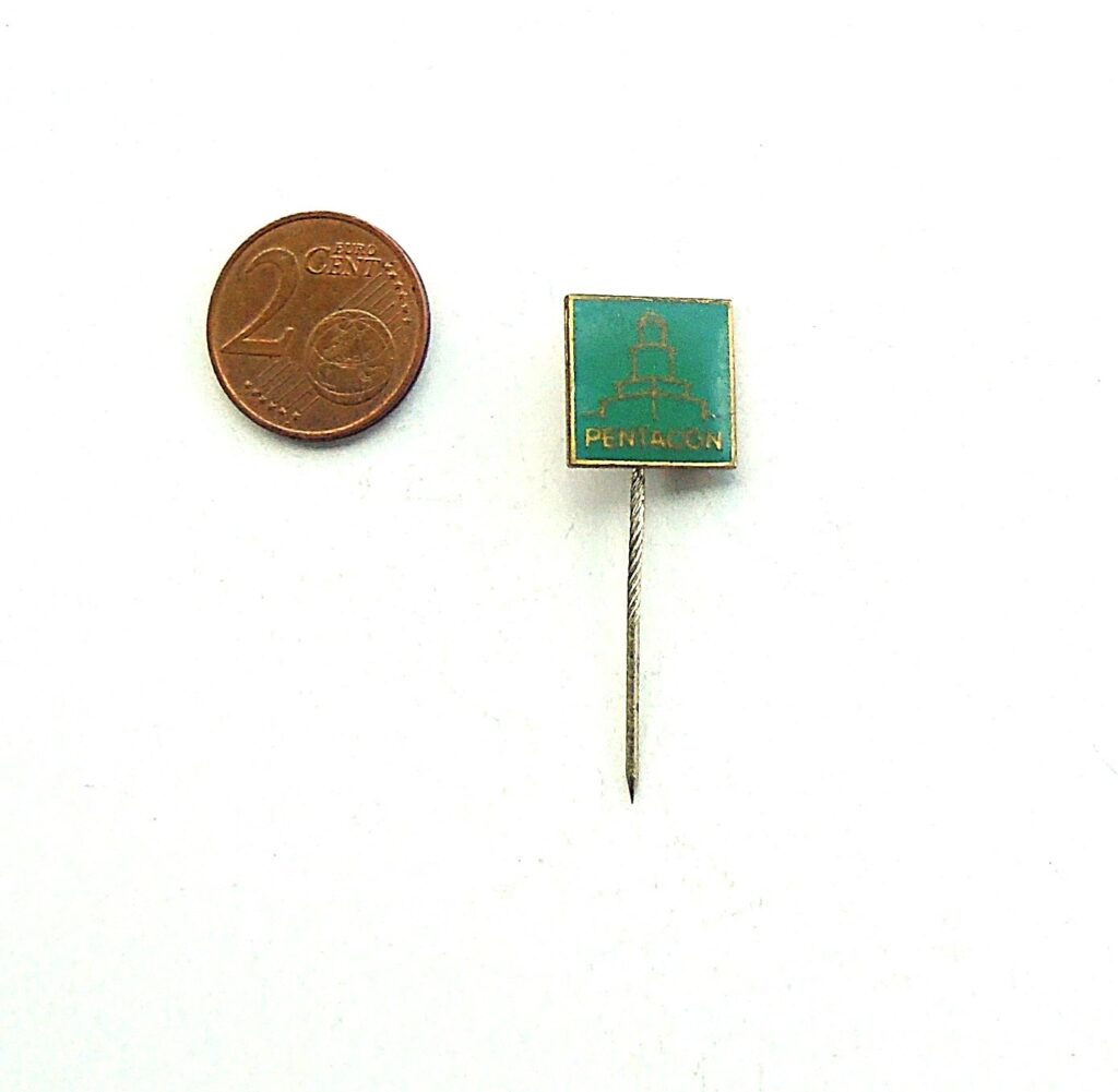 Pentacon Abzeichen badge