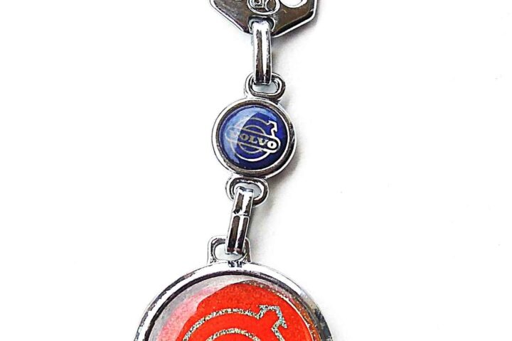 Volvo car retro vintage keychain
